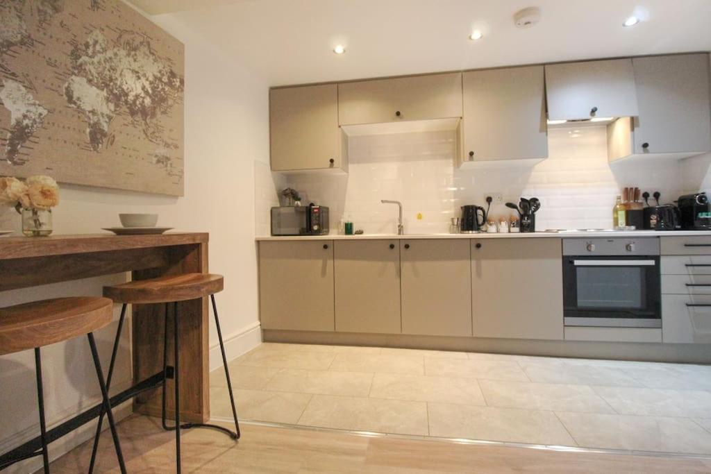 Spacious 1 Bed Apartment 1 Minute Walk From Square นอตติงแฮม ภายนอก รูปภาพ