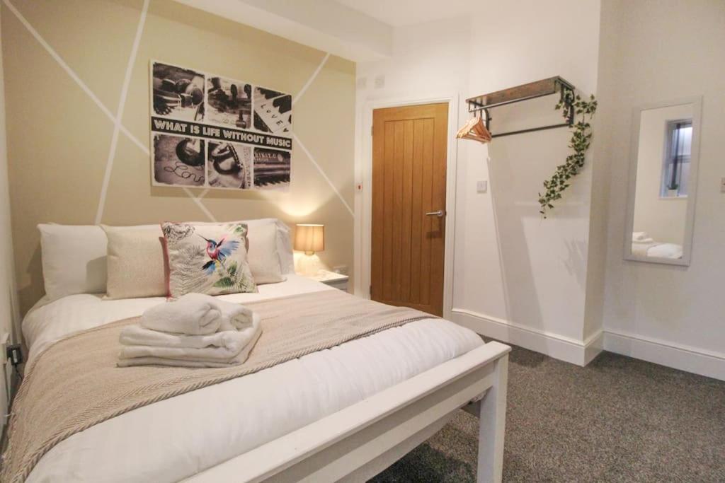 Spacious 1 Bed Apartment 1 Minute Walk From Square นอตติงแฮม ภายนอก รูปภาพ