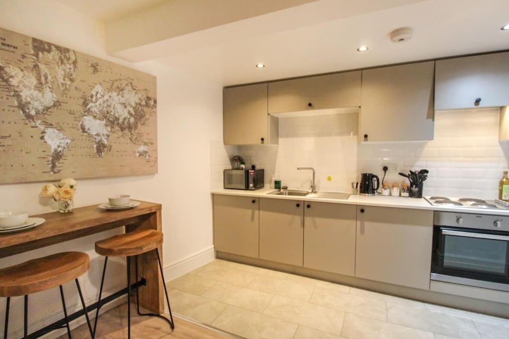 Spacious 1 Bed Apartment 1 Minute Walk From Square นอตติงแฮม ภายนอก รูปภาพ